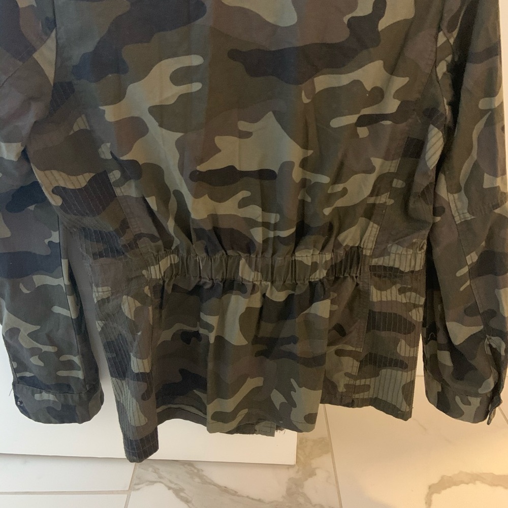 Camo light weight jacket